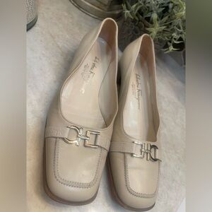 Salvatore Ferragamo Boutique Horsebit Cream Leather Loafers